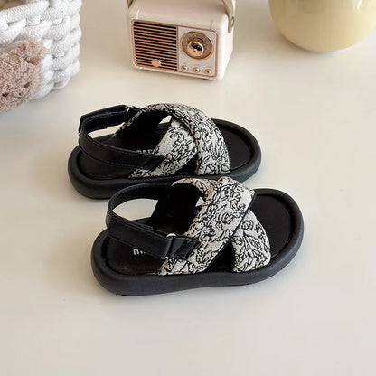 2026 Girls' Sandals Summer New Korean Version Little Girls All Design Sense Cross Strap Beach Sandals Comfort Daily Kids Sandals