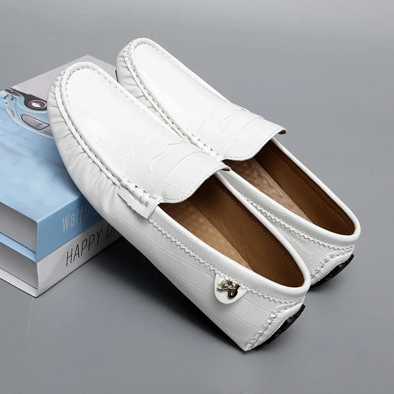 Patent Leather Beanie Shoes for Men 2025 New Spring and Summer Large Size Patent Leather Casual British Leather Shoes for Women Slip-On Slip-On Shoes