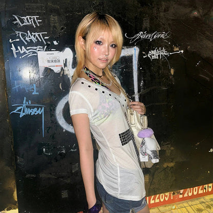 Karrram Camiseta Japonesa Y2k com Estampa de Cruz Metálica Vintage Harajuku Manga Curta Translúcida Tops Trashy Anos 2000 Gola V Streetwear Grunge