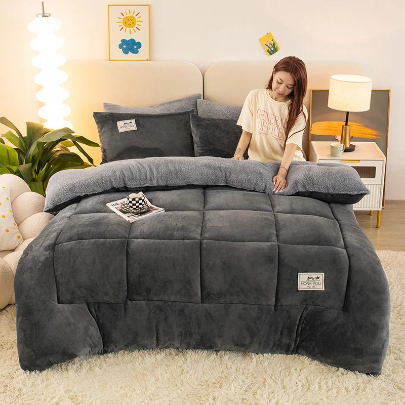 Winter Thick Coral Fleece Quilt Blanket Weighted Milk Velvet Snowflake Flannel Duvet Keep Warm Comforter for Student Dorm