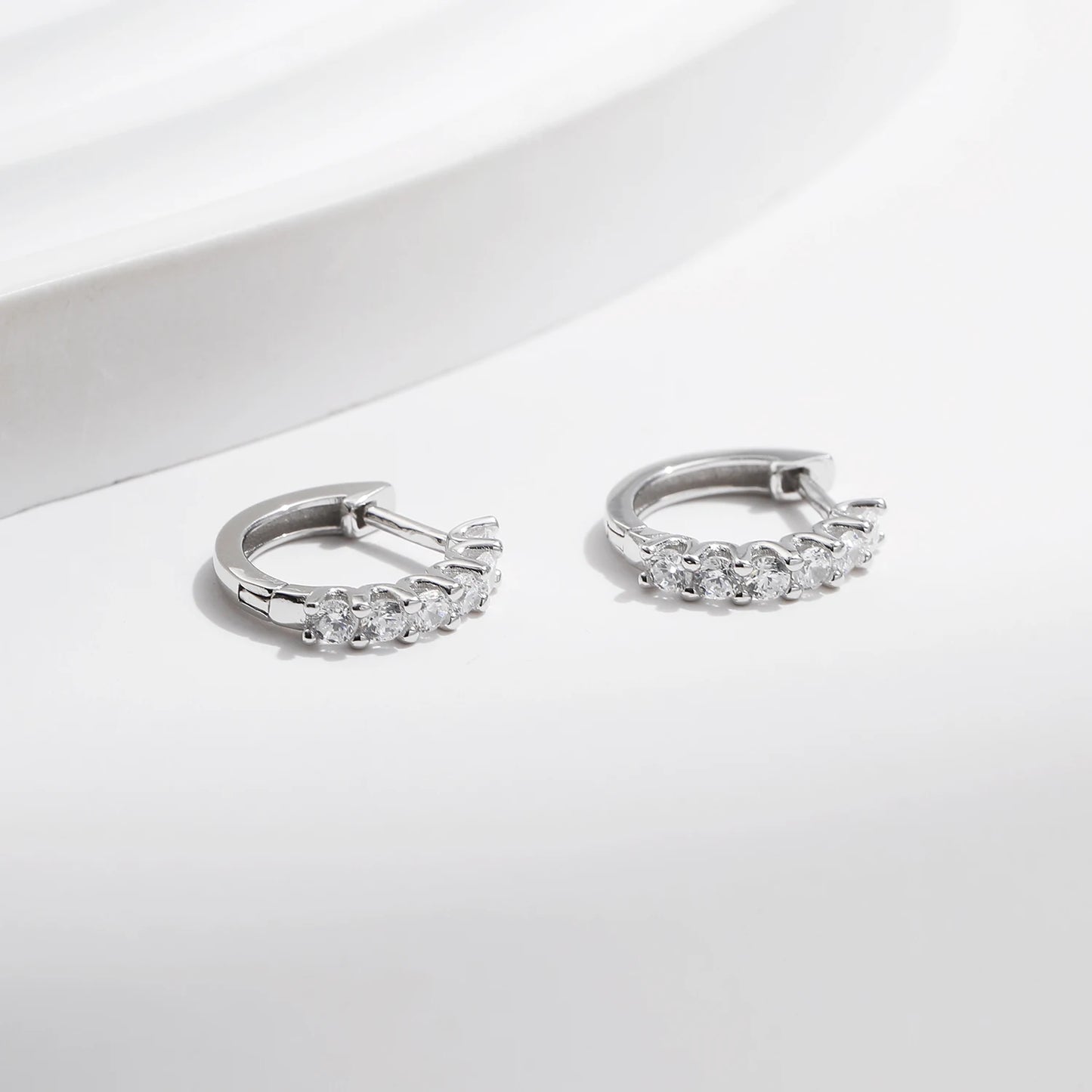 Moissanite Small Hoop Earrings 925 Sterling Silver Hollow Sparkling Ear Buckles For Women Wedding Fine Jewelry