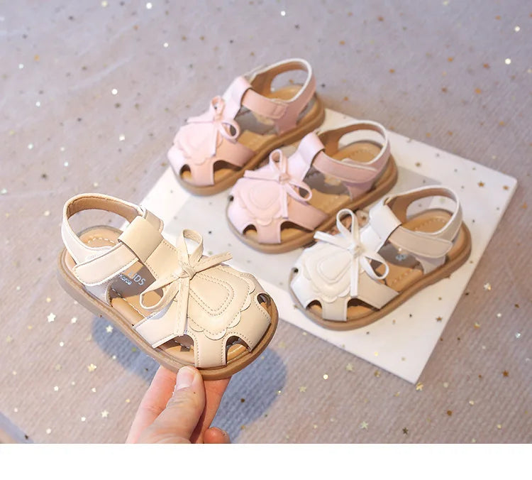 Girls Summer Sandals Toe-covered Anti-kick 2025 Brand New Children Flat Sandals Princess INS Hot Trend Toddler Clog Shoes I03055