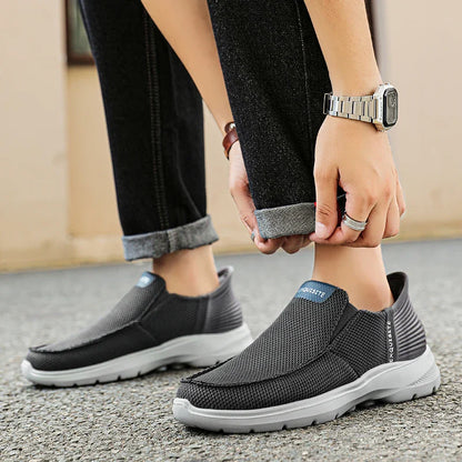 New Summer Breathable Canvas Shoes Men Loafers Slip On Sneakers Fashion Casual Men Shoes Lightweight Flats Men Driving