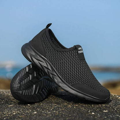 Tênis Masculino Feminino Respirável de Malha Sapatos Casuais Antiderrapantes Tamanho Grande Loafers Leves Para Caminhada