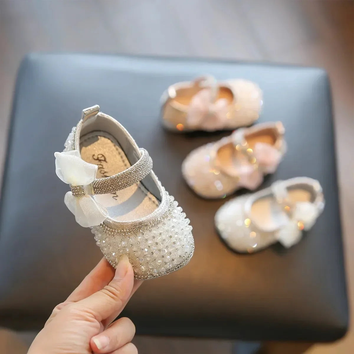 Girls Princess Shoes Lace Mesh Bows Kids Walking Shoes Non-slip Shiny Sequins 2025 New Children Flat Shoes Soft Sole Non-slip