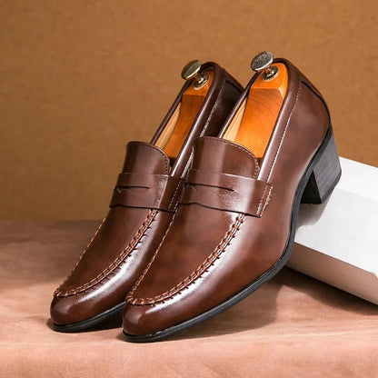 Sapatos Masculinos Retro de Salto Alto Sapatos Sociais de Couro com Fecho Slip-On Sola de Borracha da Moda Bico Fino Altura do Tornozelo Couro PU