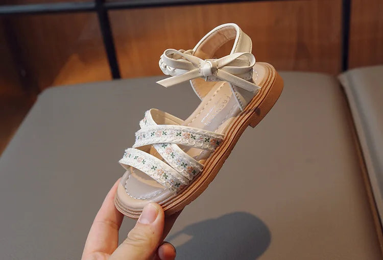 Summer Girls Sandals Fashion Embroider Flower Children Princess Shoes Open-toe Sweet Bowknot Kids Causal Flat Sandals Soft Soled