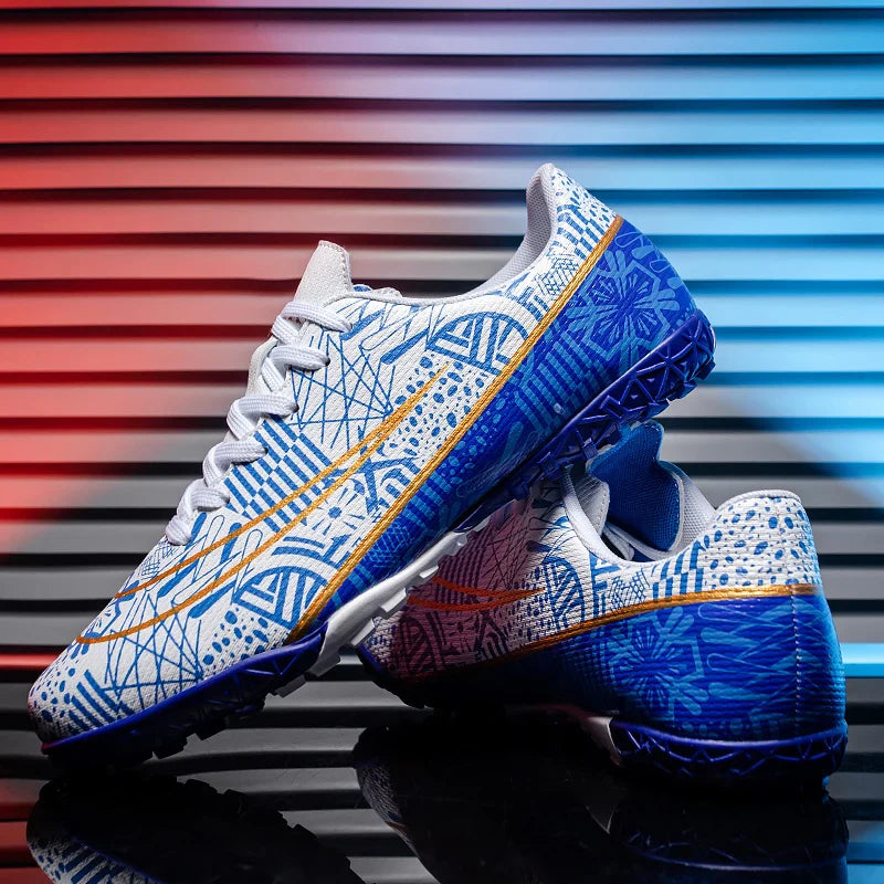 High quality low cut TF sports football shoes, comfortable, breathable, and non slip, effectively protecting the ankle