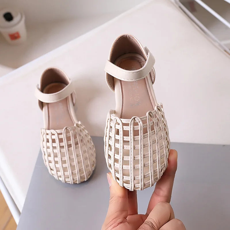 2026 Novel Roman Sandals for Little Girls Side Butterfly-knot Princess Weave Sandals Soft Breathable Hollow Shoes Child Girl
