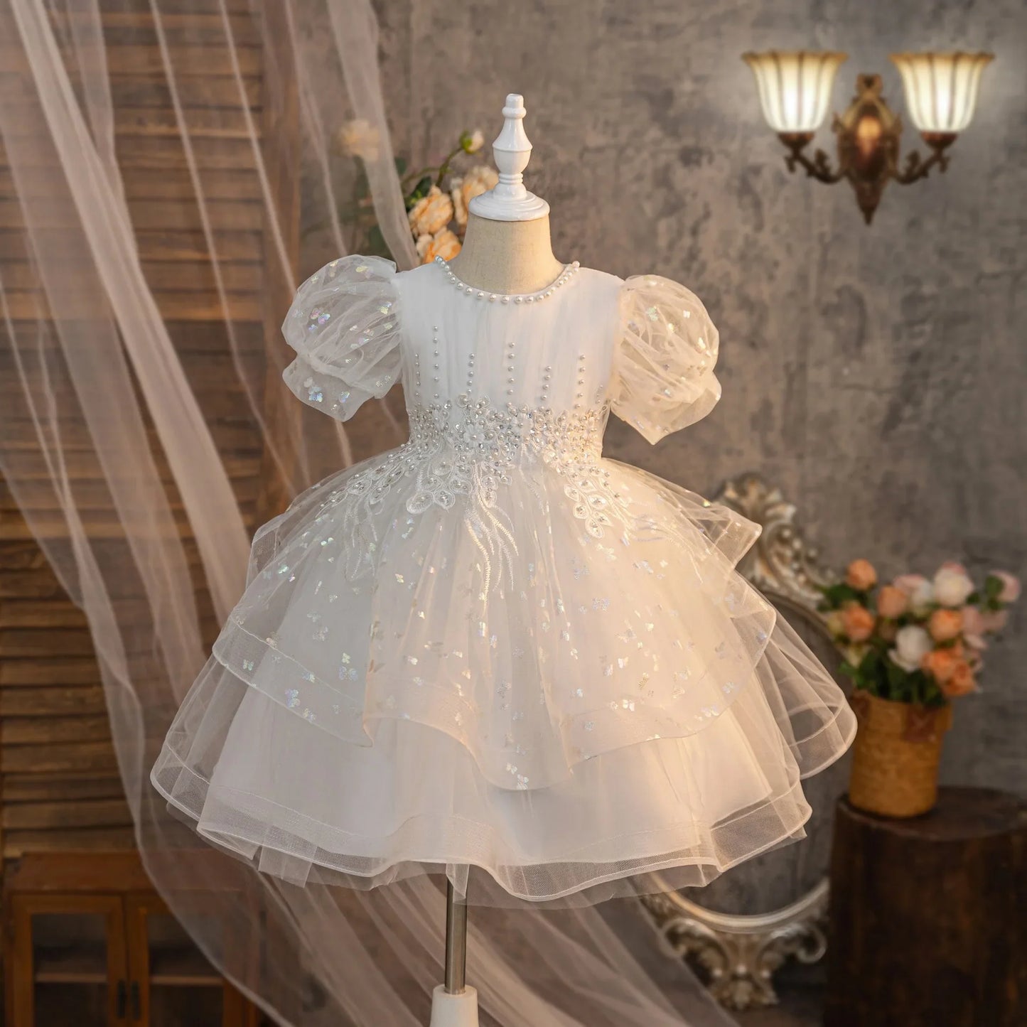 Vestido de Verão Novo com Laço e Bordado de Miçangas para Meninas, Saia Rodada Fofa, Vestido de Aniversário de Tule para Bebê Menina