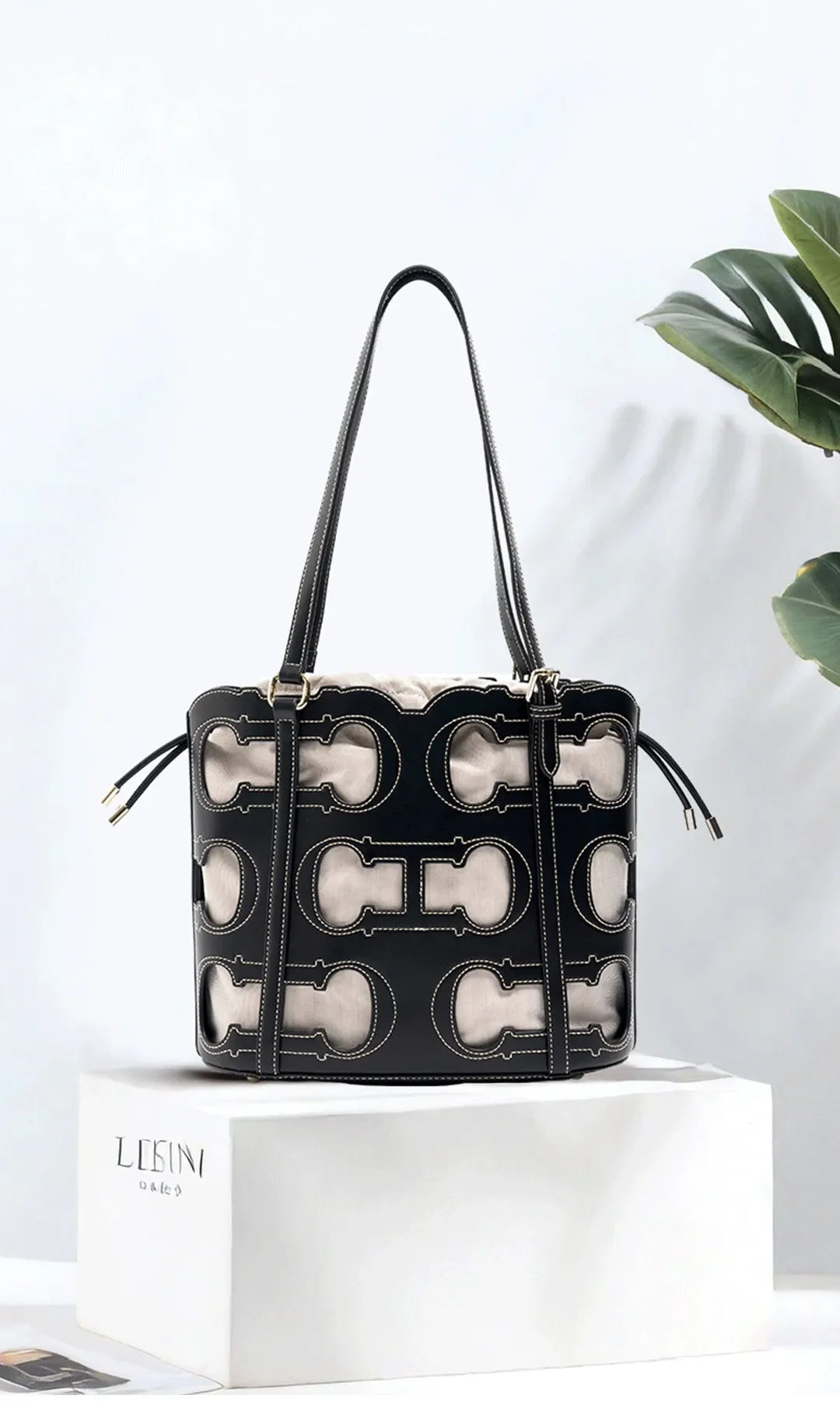 High-end Brand Women's Handbag Fashion Hollow 2025 New Large Capacity Simple Shoulder Bag