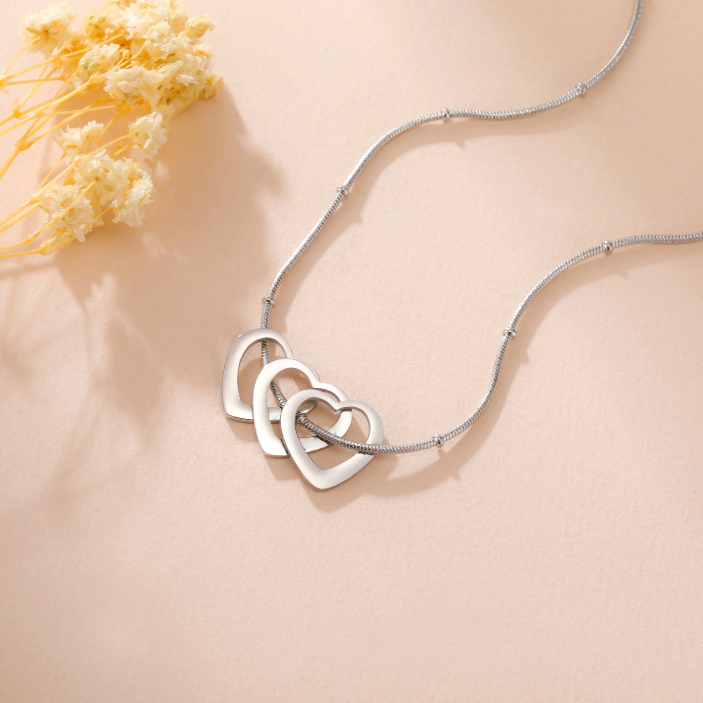 Family Name Necklace With 1-4 Hearts for Mother Custom Mother's Day and Valentine's Day Gift