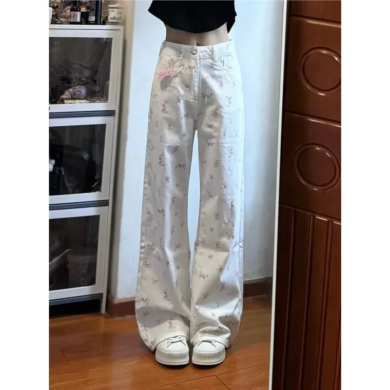 Calça Jeans Branca Reta com Estampa Floral