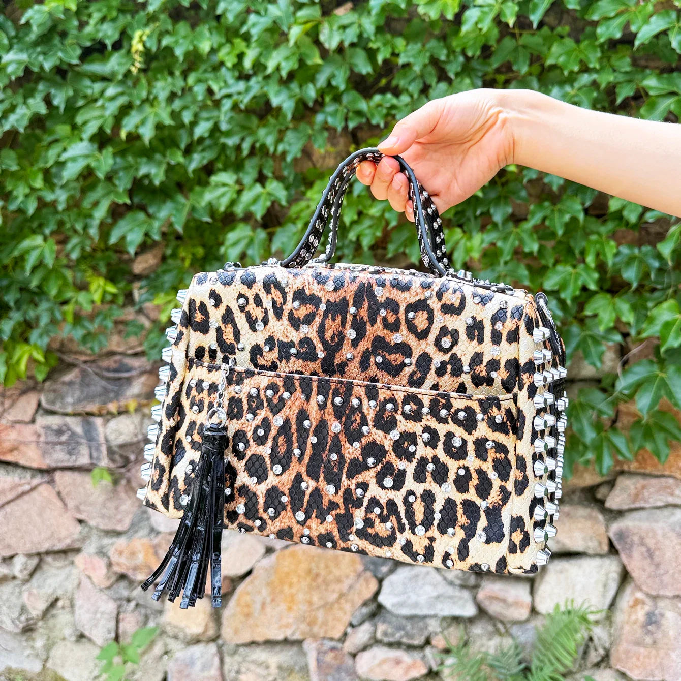 Women's bag luxury designer purses and handbags Shoulder bags vintage Rivet tote bag for women Large capacity travel bag purse
