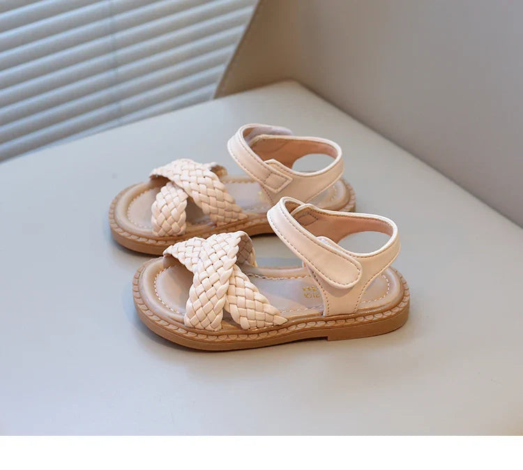 Toddlers Girls Sandals Kids Princess Beach Shoes 2026 Brand New Cross Tied Weave Style Fashion Children Summer Sandals Soft Cute
