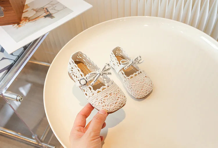 Children's Baotou Sandals Spring Summer New Princess Girls' Woven Hollow Soft Bottom Anti slip Sneaker Bowknot Comfortable