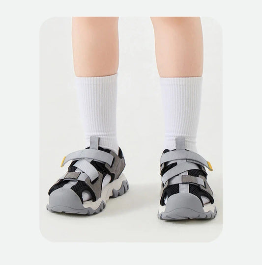 Water Shoes Boys and Girls Mesh Non-Slip Anti-Fall Lightweight Cushioned Sports Sandals Summer for Outdoor Play