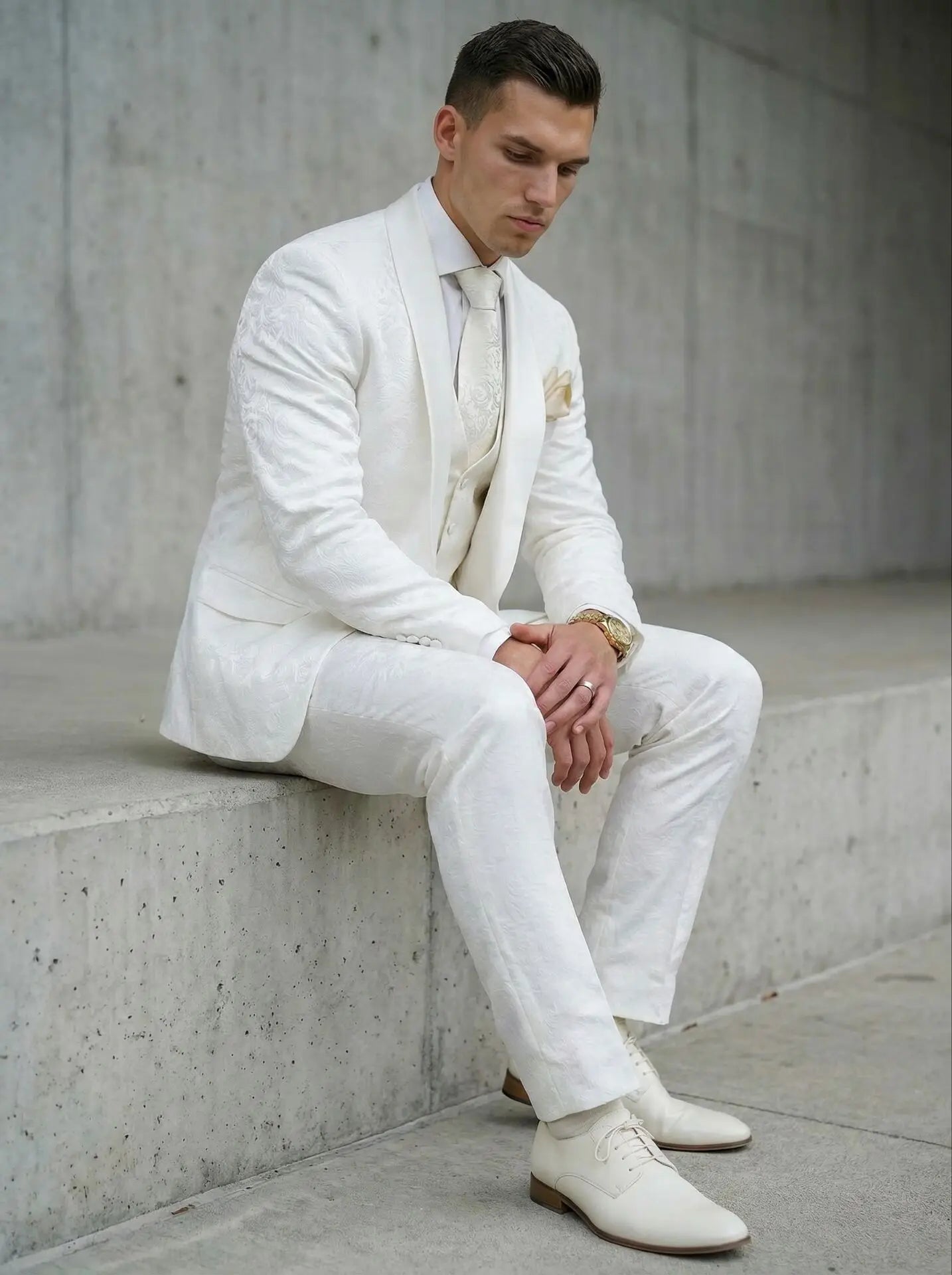 2026 Groomsmen White Pattern Groom Tuxedos Shawl Satin Lapel Men Suits 2 Pieces Wedding Bridegroom