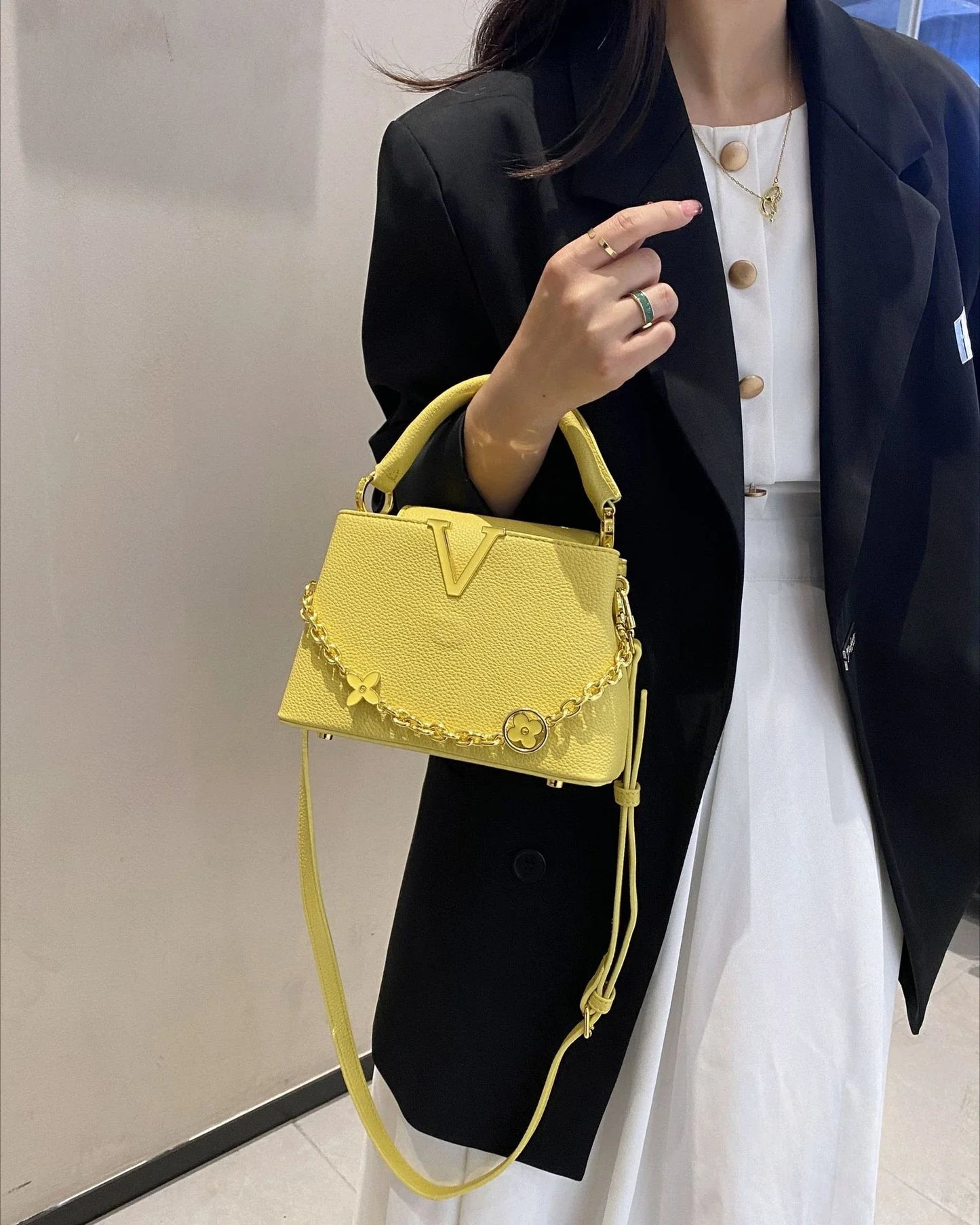 Tote bag 2025 new Himalayan V-shaped portable light luxury single shoulder crossbody bag for women