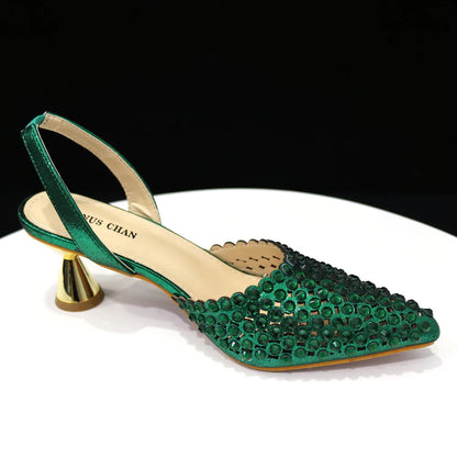 Pointed Shoes And The Same Style Envelope Bag Two Ways To Wear Fashion Shoes And Shoulder Bags