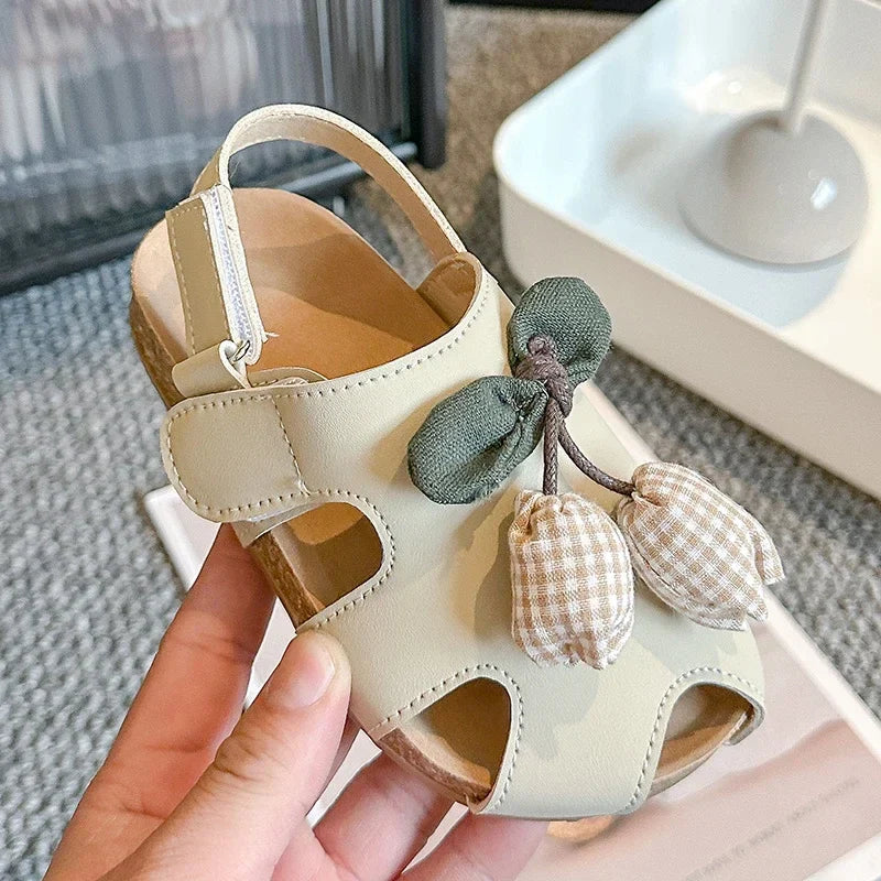 2025 Children Sandals for Girls Summer New Fashion Korean Style Soft Bottom Anti-slippery Versatile Cut-outs Princess Beach Shoe