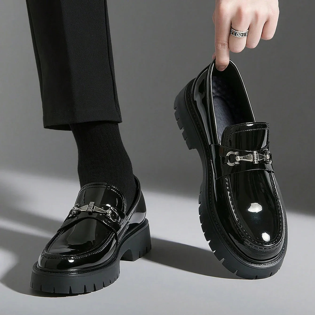 Europe Fashion Thick Sole Men's Penny Loafers Slip-On Business Dress Shoes Gentleman Glossy Buckle Formal Party Black Shoes
