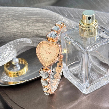 Women's heart-alloy case Sparkly cute heart-shaped glass rhinestone bracelet Elegant stylish quartz watch
