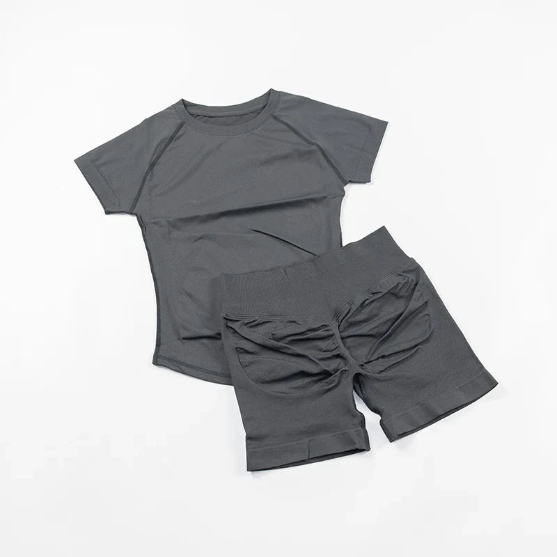 Seamless Yoga Set Fitted Workout Clothes Woman Gym Wear Short Sleeve Top Shirt Scrunch Booty Gym Shorts 2 Piece Sports Suits