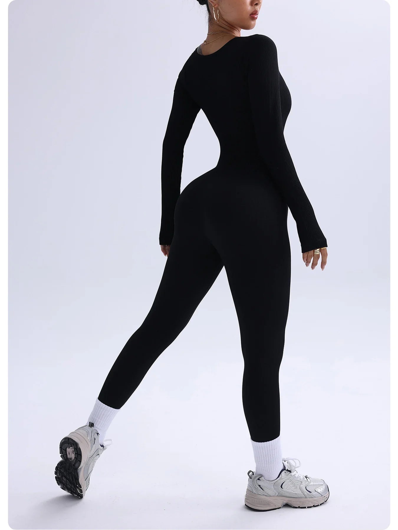 Women's one-piece yoga suit black jumpsuit long sleeved bodysuit sexy and fashionable streetwear casual sports bodysuit