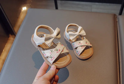 Baby Girls Leather Sandals Princess Sweet Kids Beach Sandals Summer New Children Toddlers Bow Sandals Embroidery Fruit Fashion
