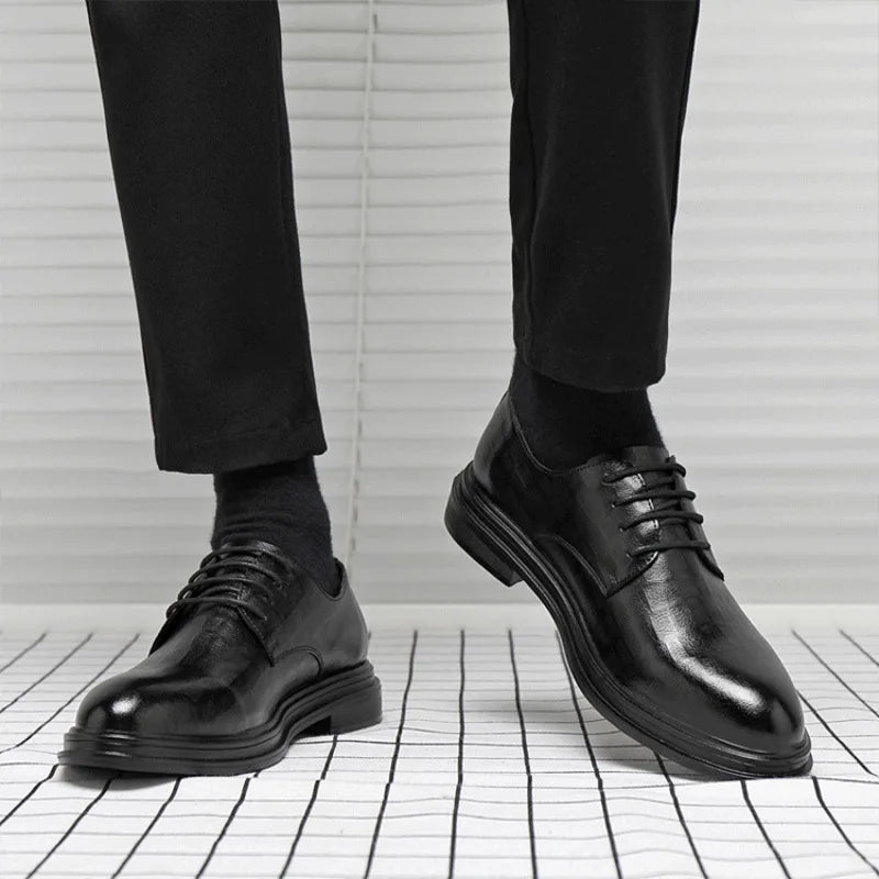 Novos Sapatos Masculinos de Negócios Primavera Outono Sapatos Masculinos de Couro Formais Tênis Masculinos Casuais da Moda Social Elegante Tendência Solado Reto