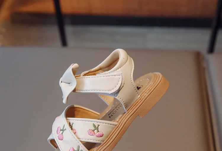 Baby Girls Leather Sandals Princess Sweet Kids Beach Sandals Summer New Children Toddlers Bow Sandals Embroidery Fruit Fashion