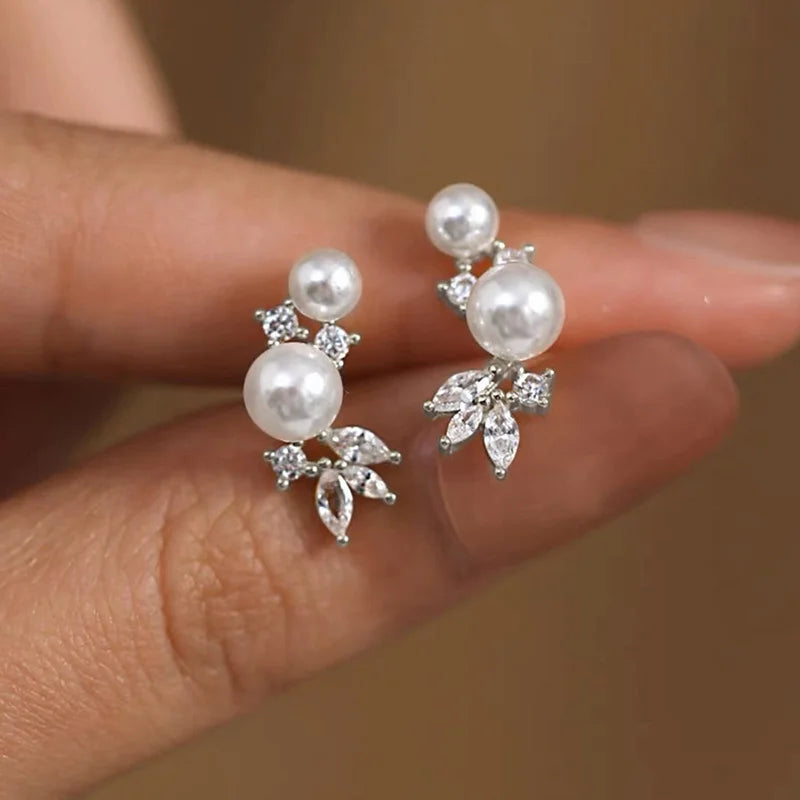 Graceful Gold Color/Silver Color Stud Earrings Lady Simulated Pearl Jewelry Chic Shiny Zirconia Accessories for Wedding