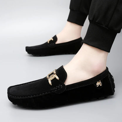 Sapatos Masculinos 2025 Novos Feitos à Mão Gorro Sola Macia Slip-On Casual Sapatos Preguiçosos Respiráveis ​​Trbottomy Mais Fáceis de Combinar Tamanho Grande