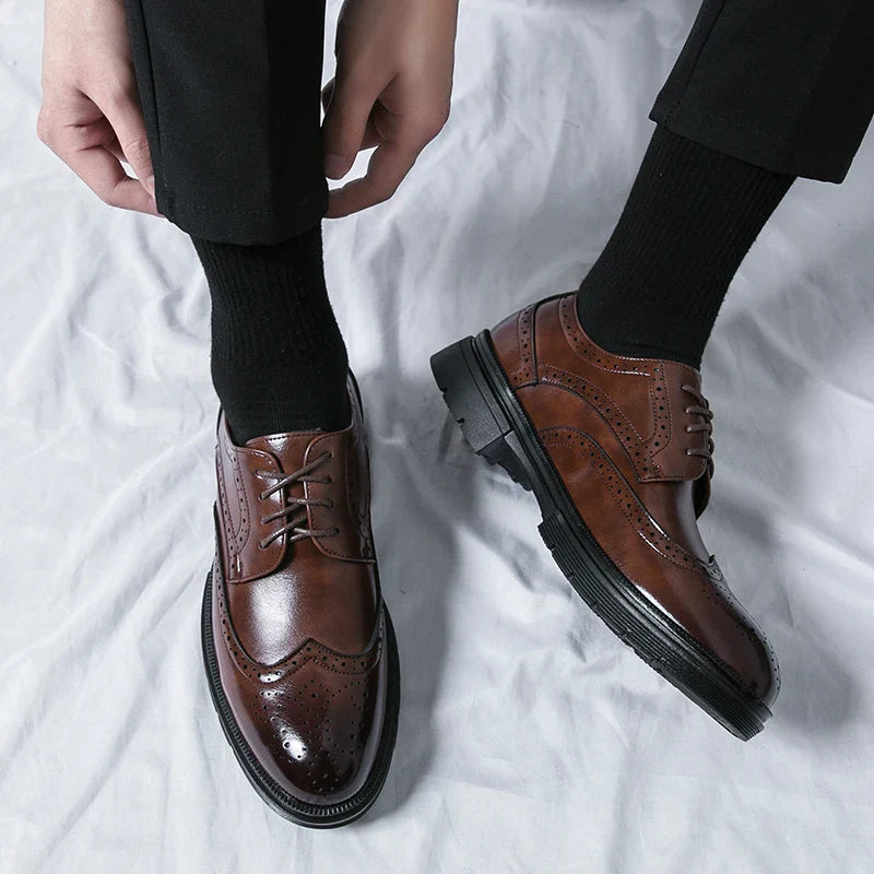 Brown Handmade Leather Men 2026 Oxford Shoes Black Leather Man Formal Classic Brogue Business Shoes Chaussure Homme