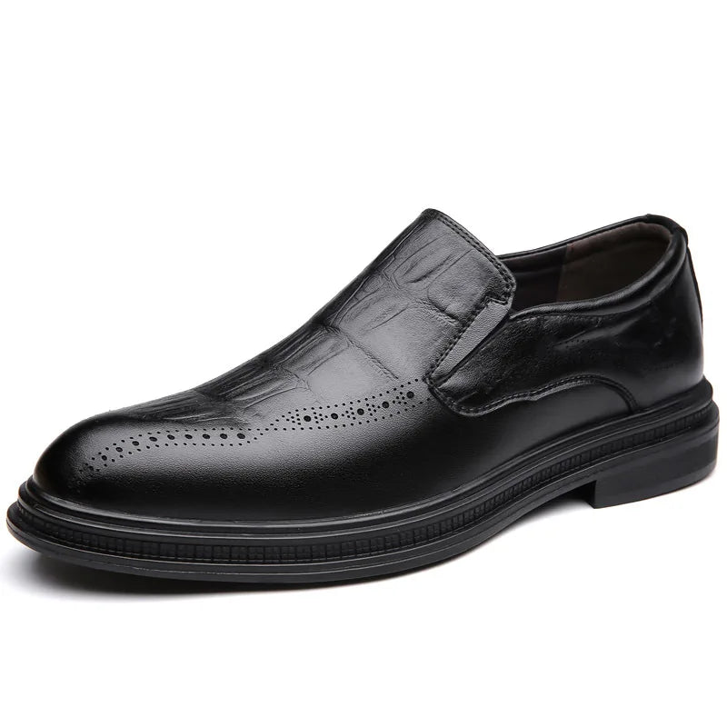 2026 Spring Autumn New Designer Brogue Shoes for Men Fashion Business Casual Shoes Male Solid Color Leather Shoe Loafers Man