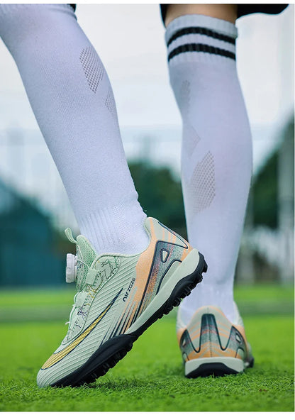 New Football Field Boots Boys Girls Indoor Society Football Shoes Futsal Non Slip Professional Fast Kids Soccer Cleats Sneaker