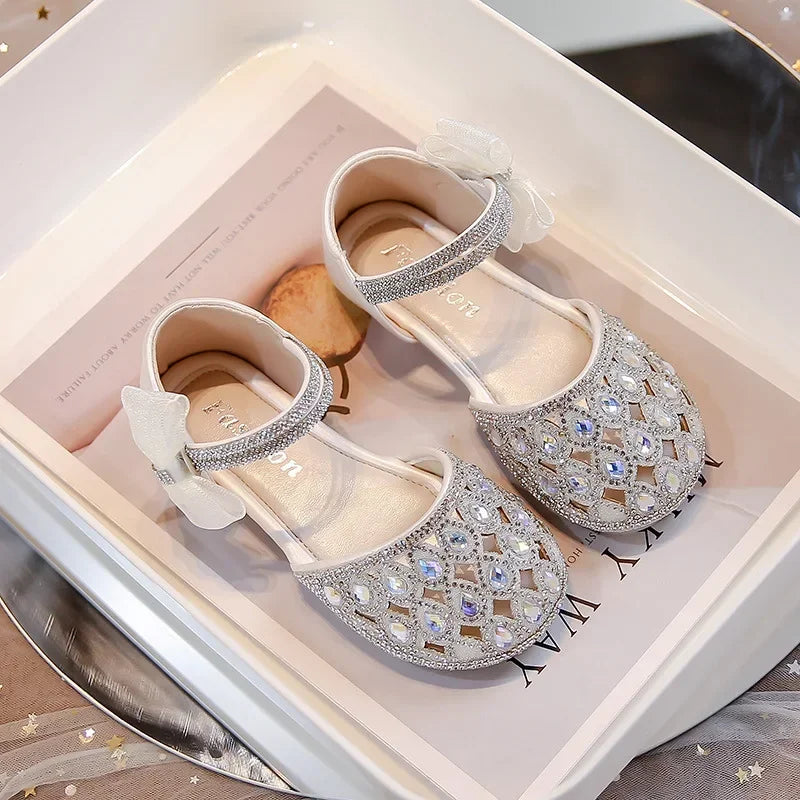 Girls Sandals Shiny Crystal Ins Trendy 2026 Summer New Kids Princess Shoes Mesh Lace Bows Girls Dance Shoes Elegant Hollowed-out