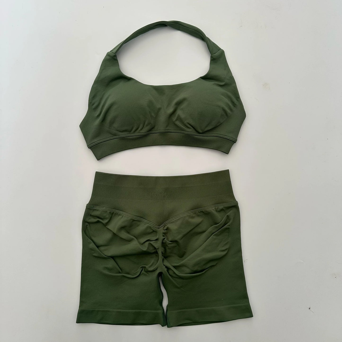 Yoga Shorts Set Seamless Yoga Set Workout Scrunch Shorts Sets Halter Sports Bra Scrunch Shorts Fitness Clothes Gym Suit