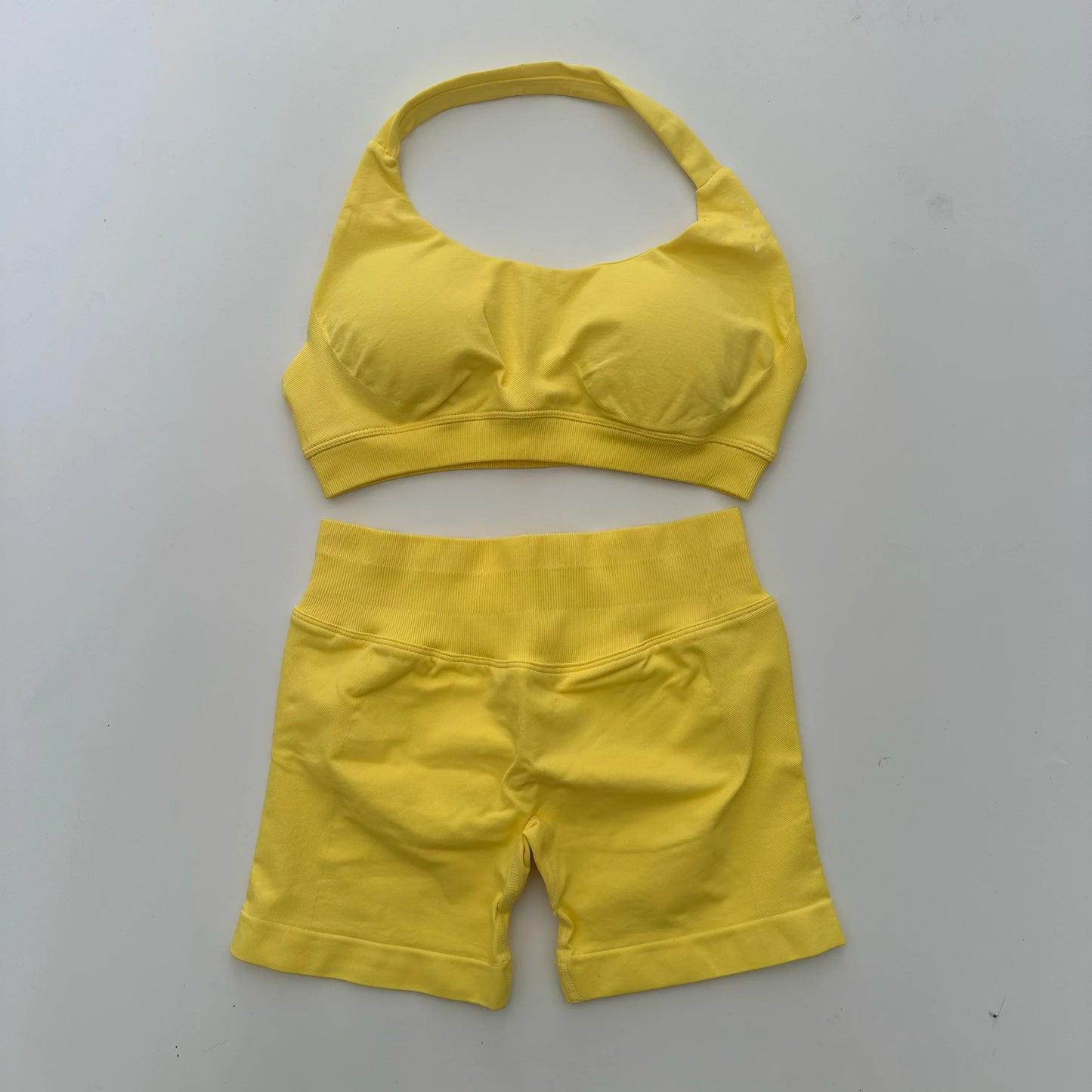 Yoga Shorts Set Seamless Yoga Set Workout Scrunch Shorts Sets Halter Sports Bra Scrunch Shorts Fitness Clothes Gym Suit