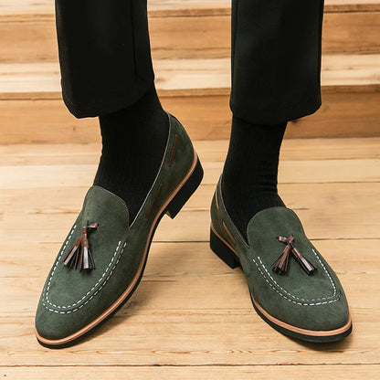 Versão coreana da tendência de mocassins masculinos de couro fosco britânicos sapatos casuais de couro com franjas respiráveis e slip-on