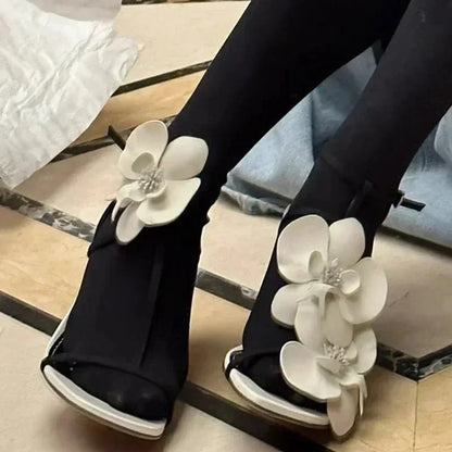 Elegant White Flower Decoration Heeled Sandals for Women Sexy Open Toe Ankle Strap Designer Shoes Fashion Wedding Bridal Shoes