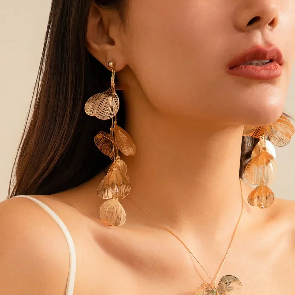 Exaggerated Temperament Metallic Texture Stereo Ginkgo Leaf Flower Imitation Pearl Tassel Dangle Earrings for Women Jewelry Gift