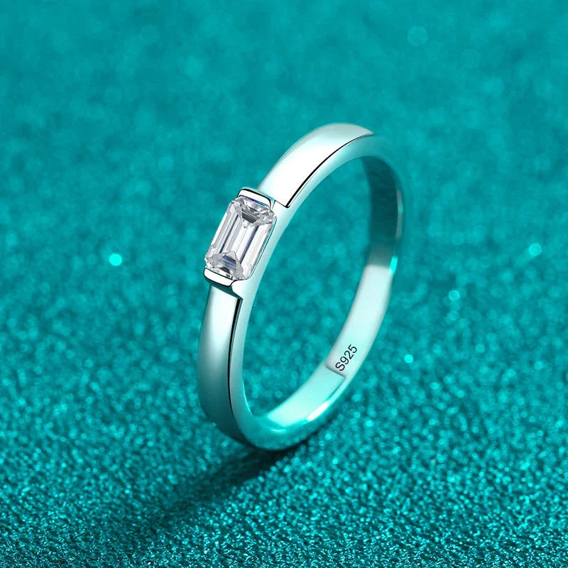 0.5ct 4x6mm Emerald Cut Moissanite Engagement Ring Women Bridal Proposal Rings S925 Sterling Silver Bands Wedding Band