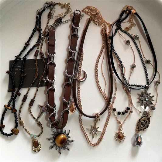 Vintage Leather Brown Stone Sun Pendant Beaded Choker Clavicle Chain Necklace For Women Unique Y2K Personalized Grunge Jewelry