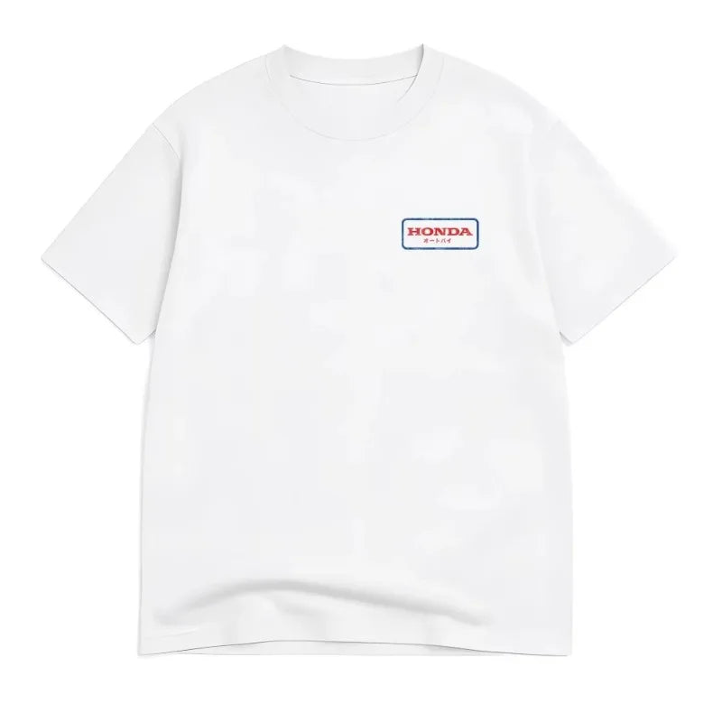 A camiseta do piloto da série "Retro Motorcycle" apresenta uma blusa de manga curta e gola solta no estilo hip-hop, da Honda, modelo "Non-wing".