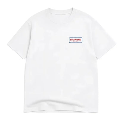A camiseta do piloto da série "Retro Motorcycle" apresenta uma blusa de manga curta e gola solta no estilo hip-hop, da Honda, modelo "Non-wing".