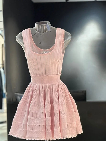 High-end New Short Dress Women's Summer French Style Exquisite Design Sense Niche Sleeveless Vest Stitching Dress 2024