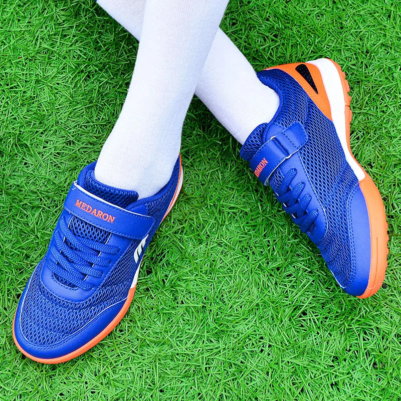 New Boys and Girls Football Shoes with Rubber Soft Nails for Comfortable and Breathable Professional Boys and Girls Football Sho