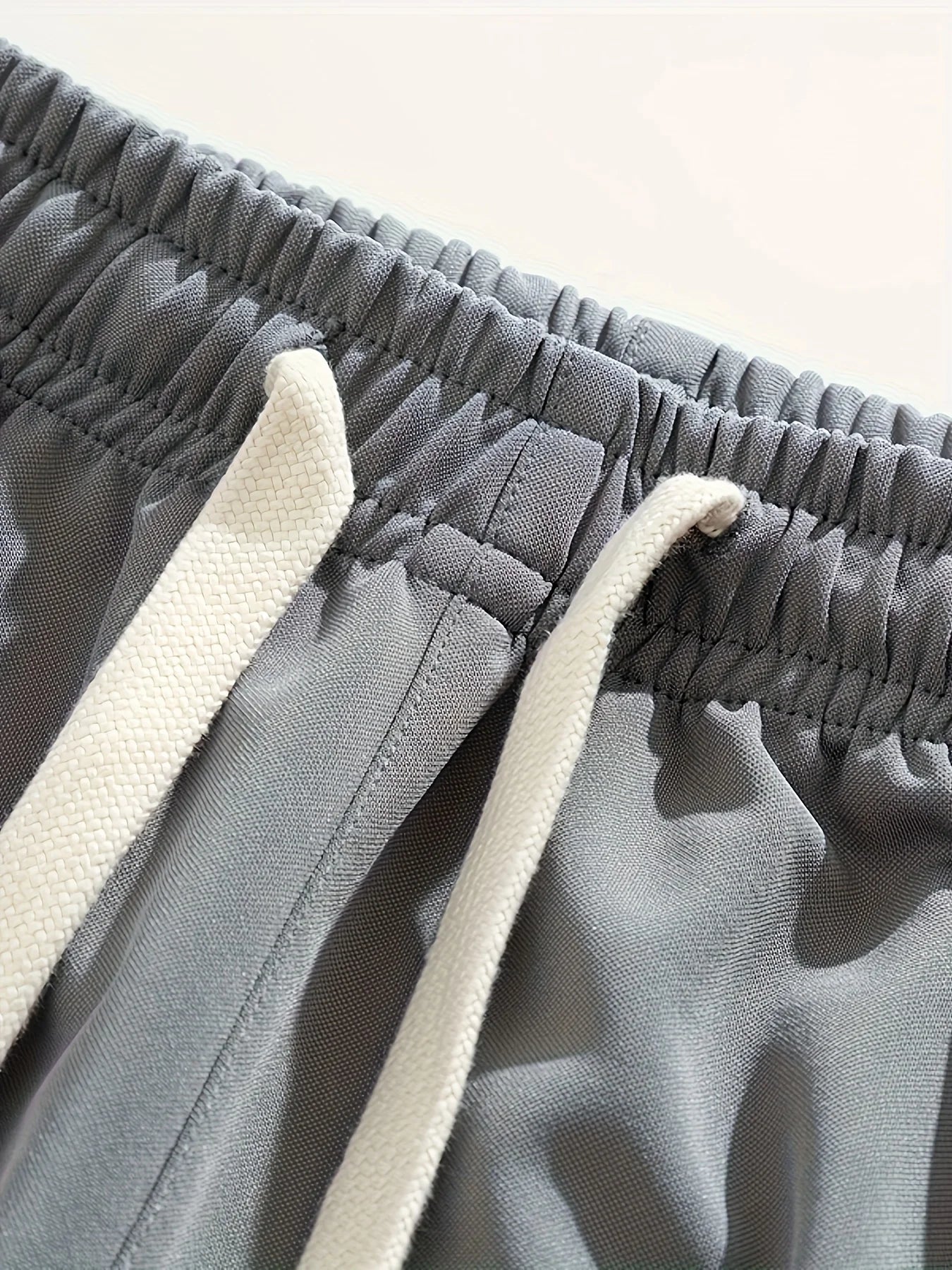 Men's summer sweatpants with drawstrings and pockets, quick-drying loose fit, smart casual jogging bottoms for outdoor activitie